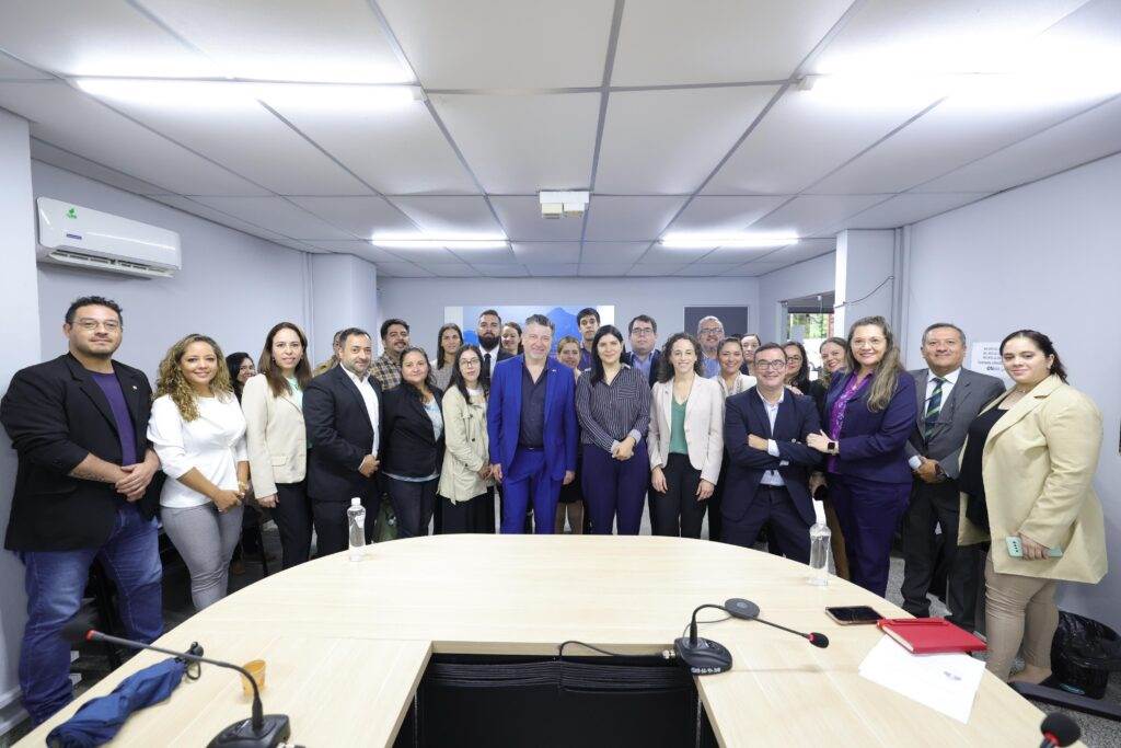 Comunicadores del Estado debatieron con Silvio Waisbord sobre desinformación e Inteligencia Artificial